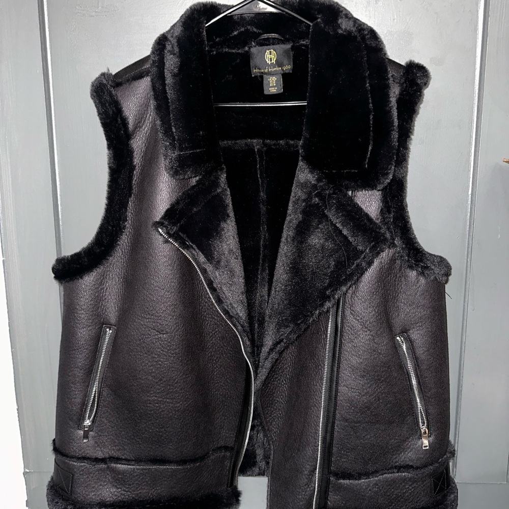 House of Harlow 1960 Black Faux Fur Vest